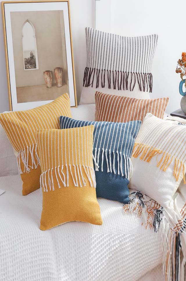 PILLOWS 32